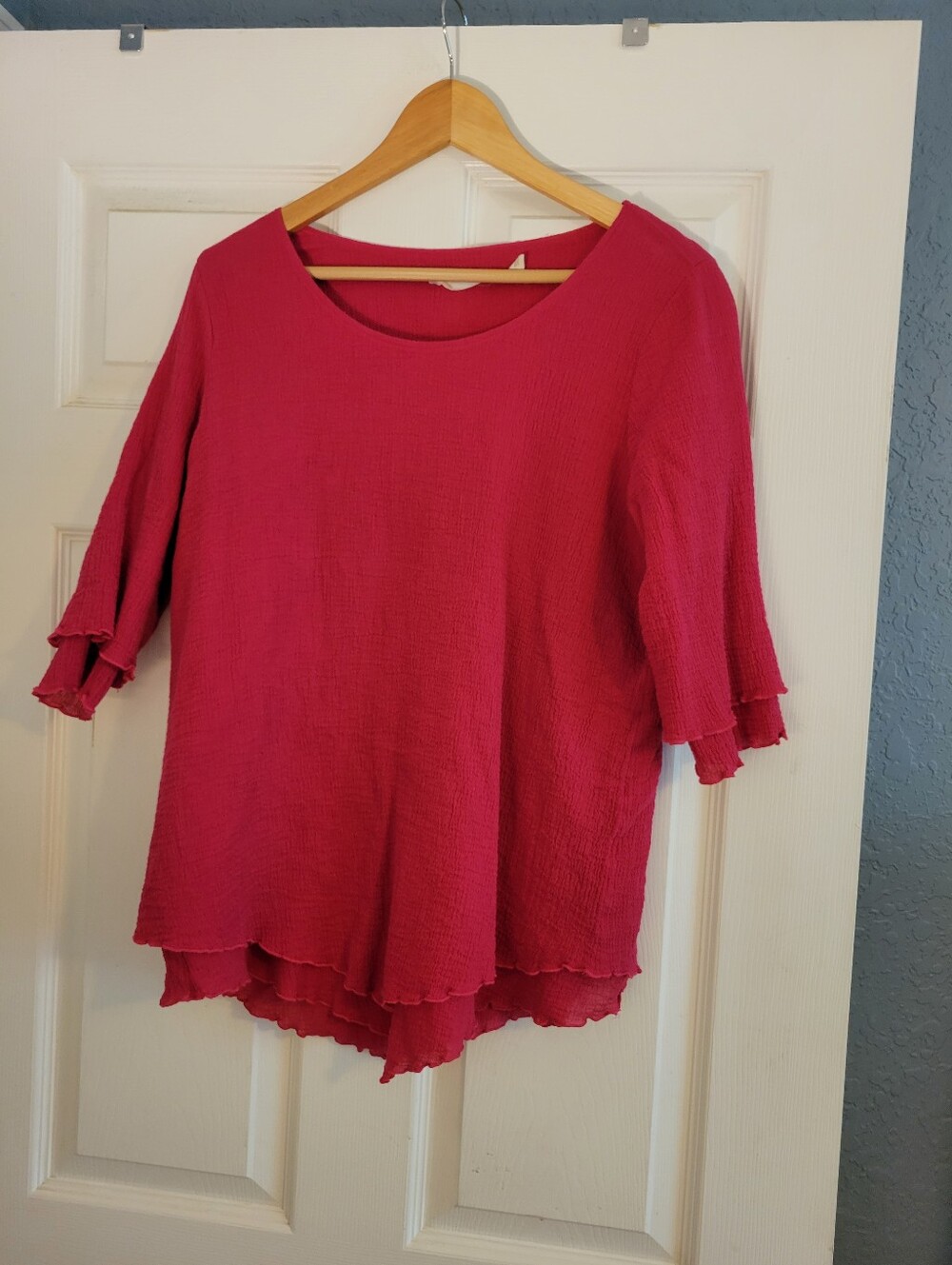 Women’s Rounded Neck Ruffled Sleeve Top - Raspberry Pink